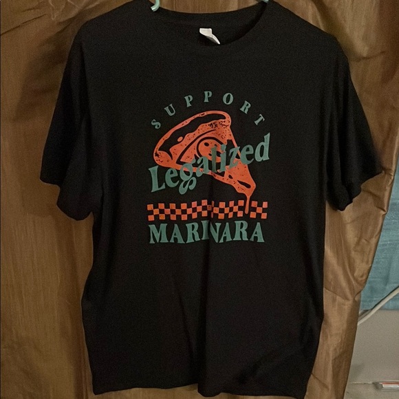 Other - Black Graphic T-Shirt with Pizza Design
